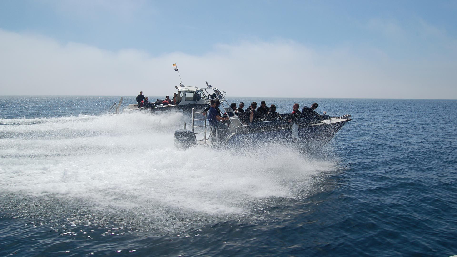 barco-de-buceo-850-dive